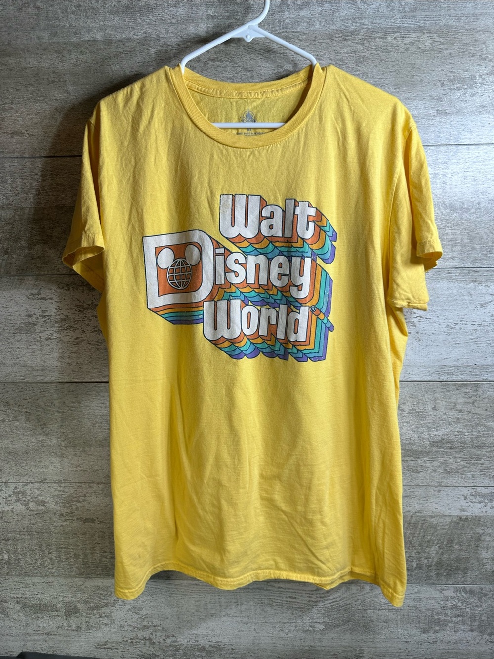 Walt Disney World Vintage Style Multi-Color Rainbow Text Tee XL Yellow